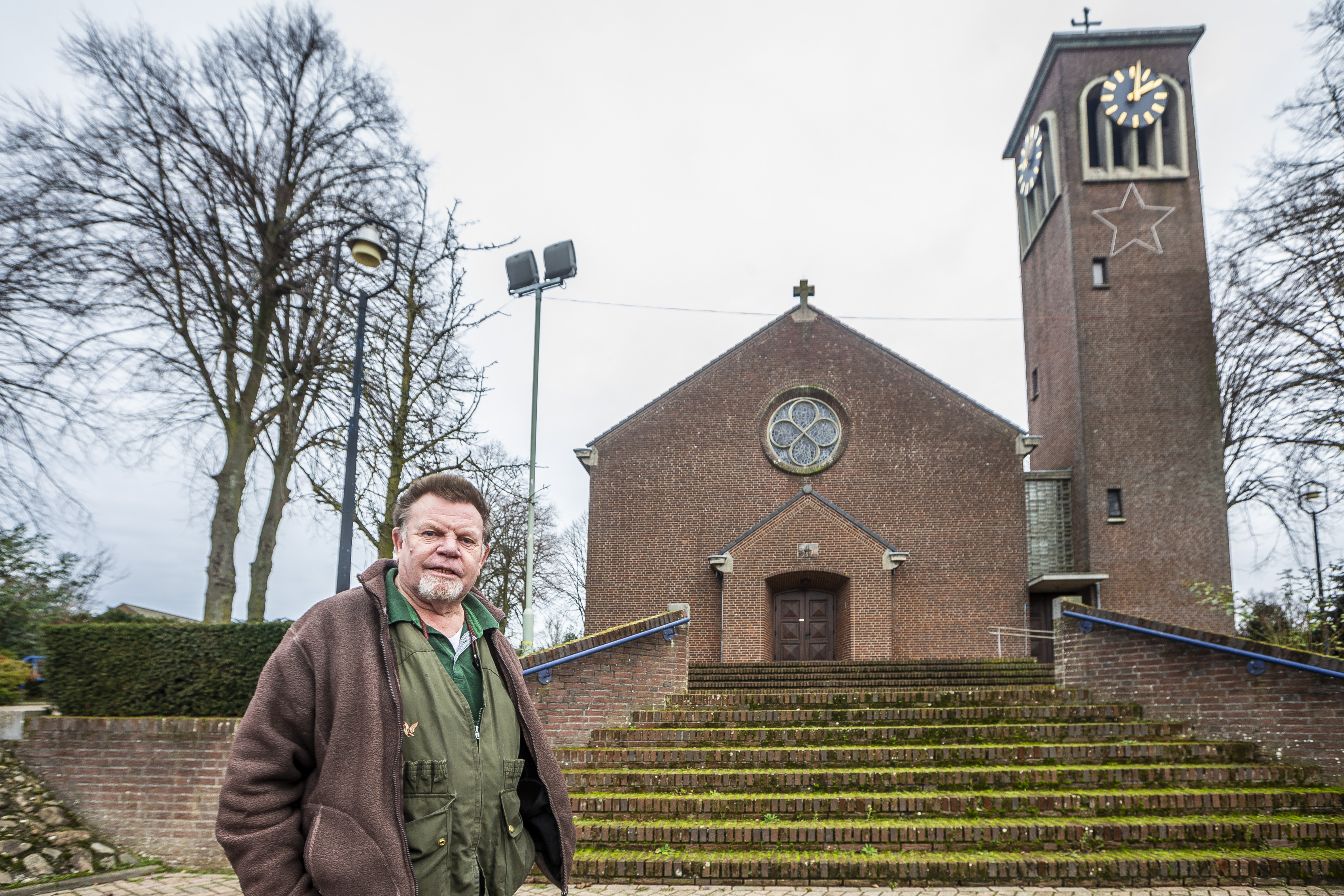 Iedereen tast in het duister: wie sloot de verlichting van de kerktoren in Wellerlooi af en gaat dez